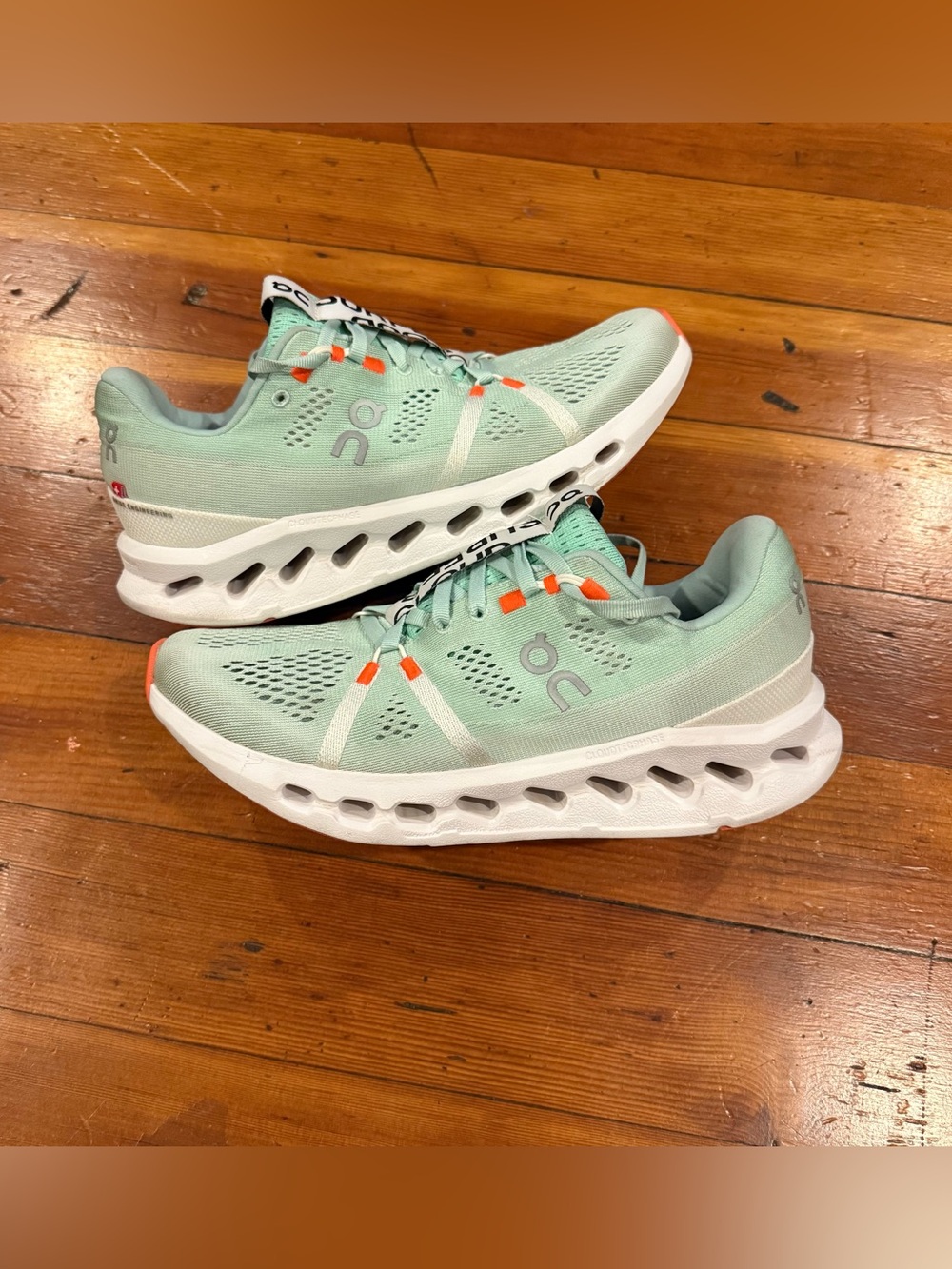 👟 Women’s On Cloudsurfer Running Shoes size 8.5